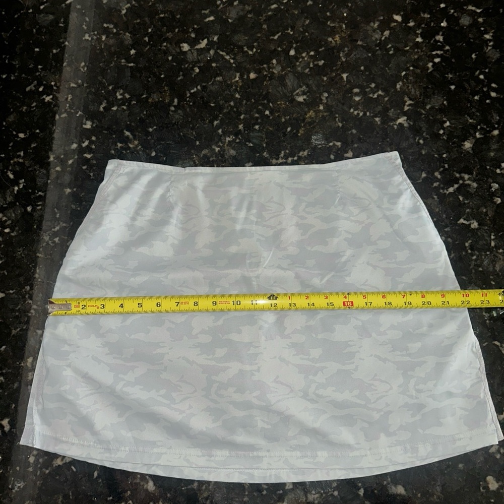 Tasc Performance - Chic Camo Mini skort